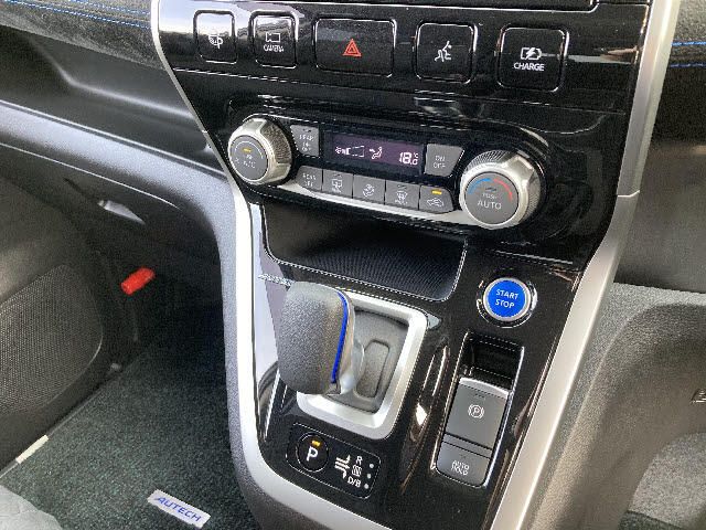 Nissan SERENA 2018-05 5050-5