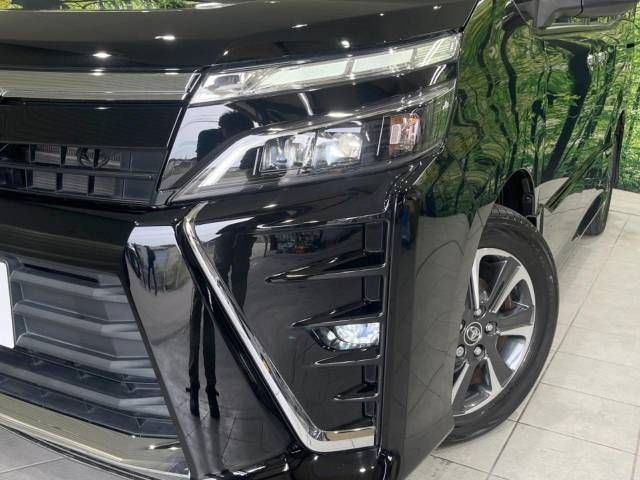 Toyota VOXY 2018-09 14908-13