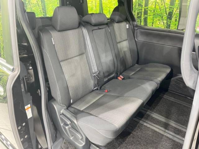 Toyota VOXY 2018-09 14908-9