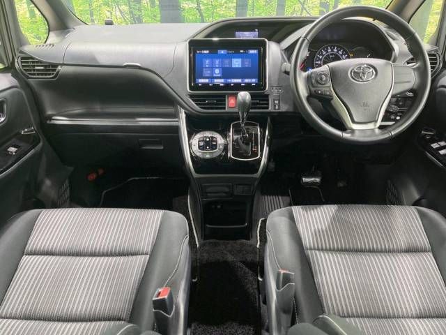 Toyota VOXY 2018-09 14908-1