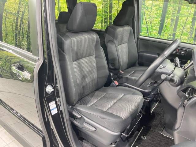 Toyota VOXY 2018-09 14908-8