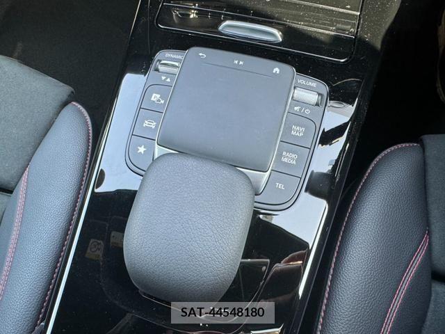 Mercedes Benz A-CLASS 2021-03 210846-13