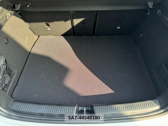 Mercedes Benz A-CLASS 2021-03 210846-16