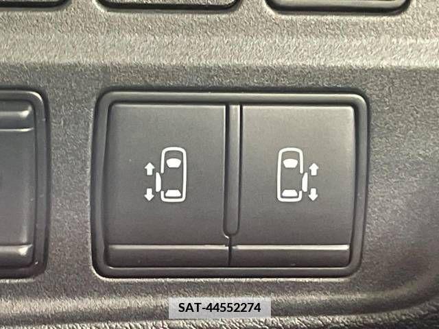 Nissan SERENA 2019-12 379384-6