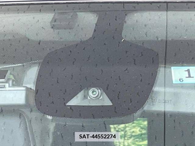 Nissan SERENA 2019-12 379384-3