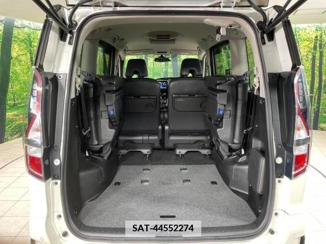 Nissan SERENA 2019-12 379384-11