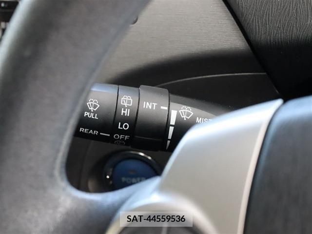 Toyota PRIUS 2015-03 350401-19