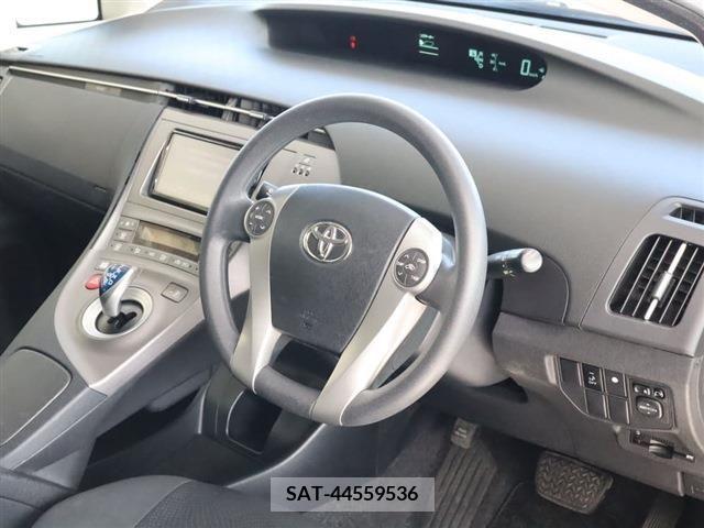 Toyota PRIUS 2015-03 350401-10