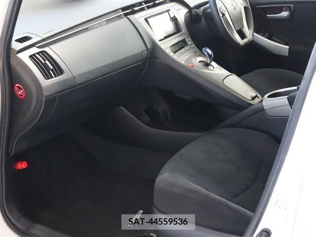 Toyota PRIUS 2015-03 350401-25