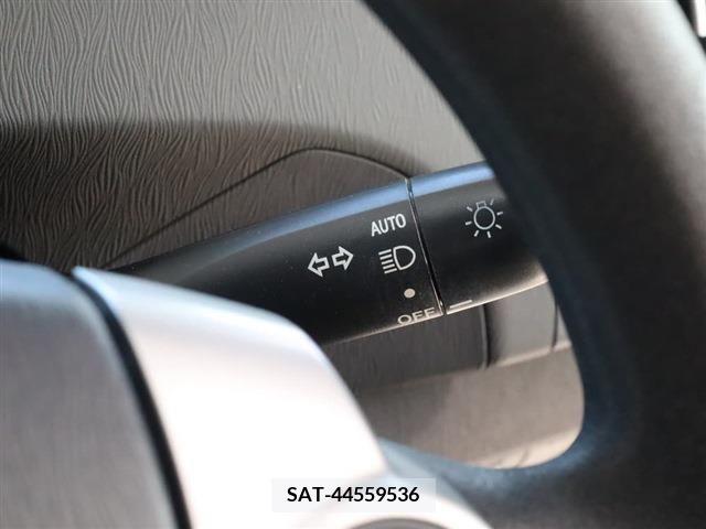 Toyota PRIUS 2015-03 350401-20