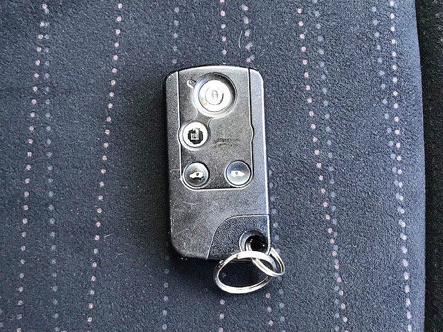 Honda e 2011-11 7058-16