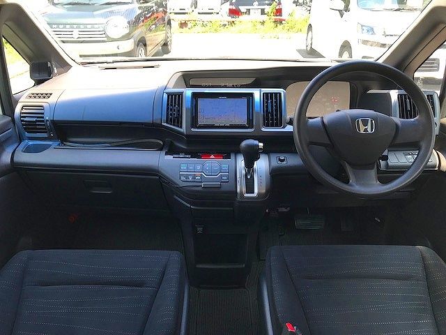 Honda e 2011-11 7058-1