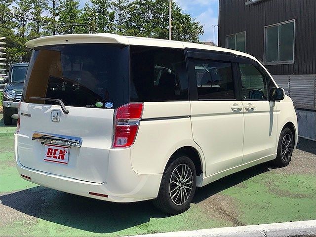 Honda e 2011-11 7058-2