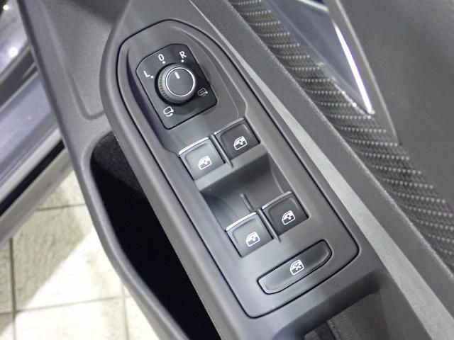 VolksWagen GOLF 2021-12 20418-19