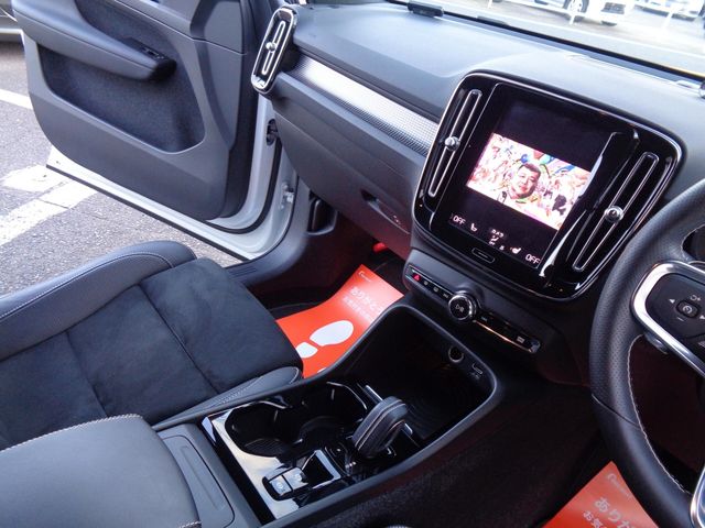 Volvo XC40 2018-11 11951-1