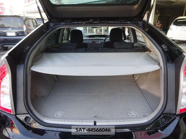 Toyota PRIUS 2013-04 227723-15