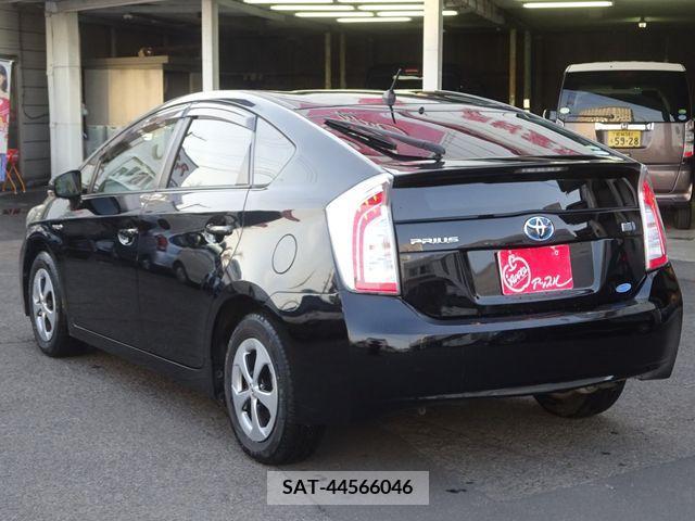 Toyota PRIUS 2013-04 227723-4
