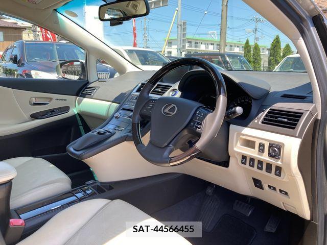 Lexus HS 2015-09 299792-1