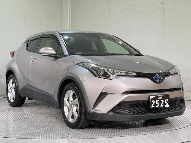 Toyota C-HR 2017-06 190660-0