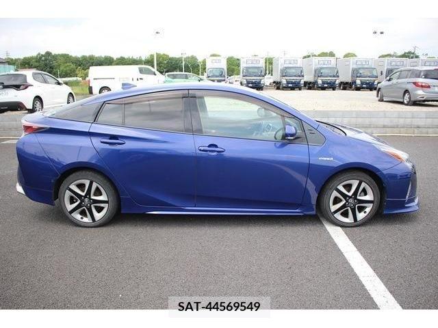 Toyota PRIUS 2016-06 282289-10