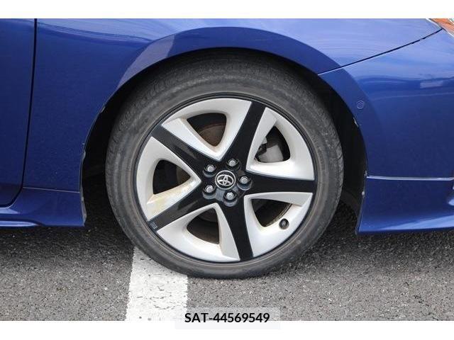 Toyota PRIUS 2016-06 282289-13