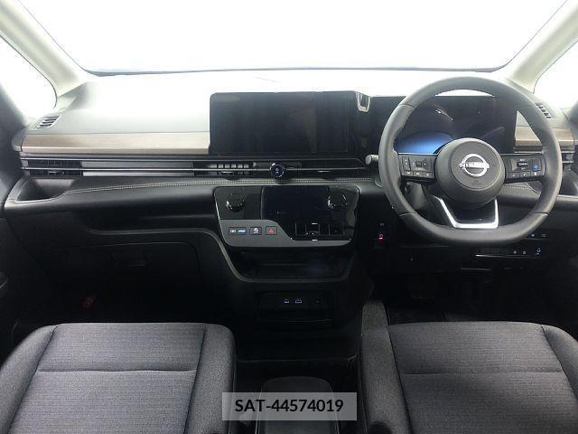 Nissan SERENA 2024-01 367761-1