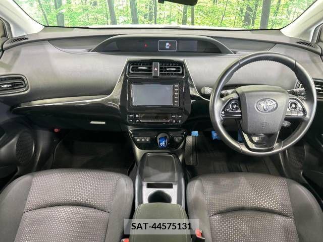 Toyota PRIUS 2019-04 281715-1