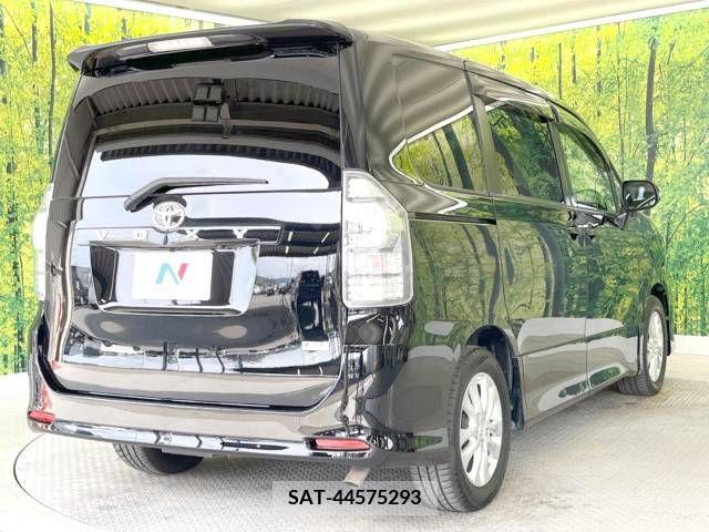 Toyota VOXY 2011-09 248556-18