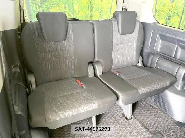 Toyota VOXY 2011-09 248556-10