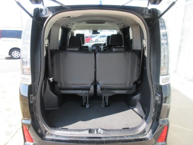 Toyota VOXY 2016-09 1566-9