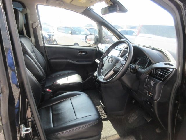 Toyota VOXY 2016-09 1566-12