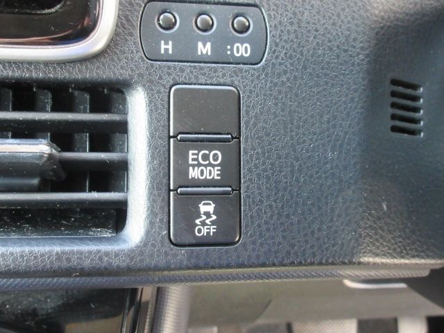 Toyota VOXY 2016-09 1566-23