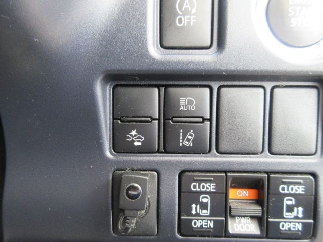 Toyota VOXY 2016-09 1566-15