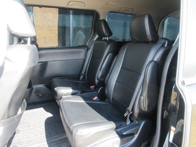 Toyota VOXY 2016-09 1566-5