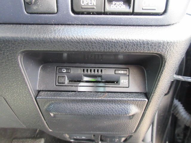 Toyota VOXY 2016-09 1566-17