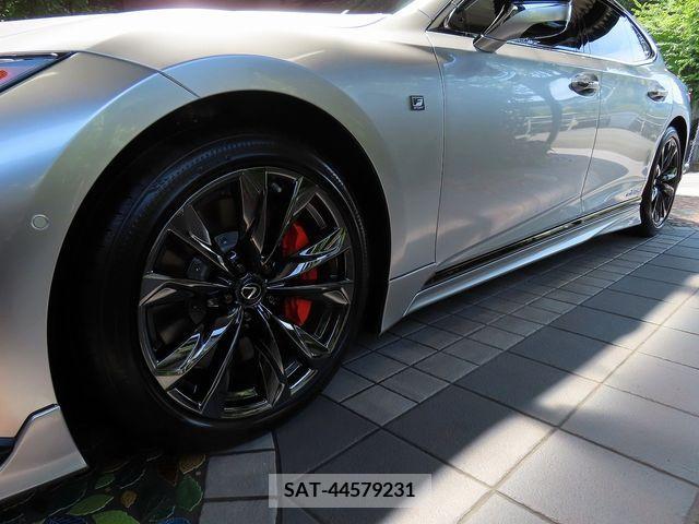 Lexus LS 2022-04 354232-10