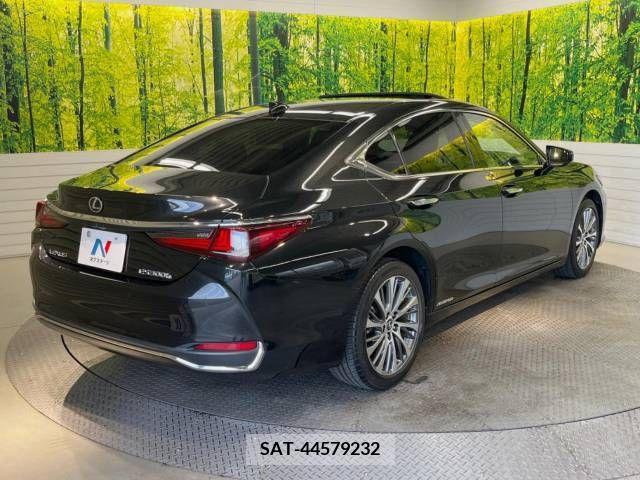 Lexus ES 2019-09 354247-17