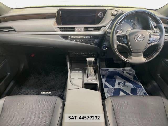 Lexus ES 2019-09 354247-1
