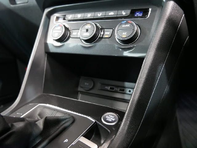 VolksWagen TIGUAN 2018-11 187043-23