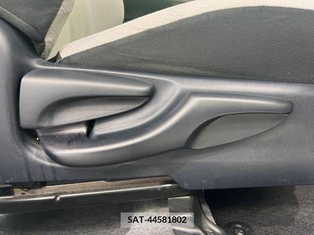 Toyota VITZ 2012-02 255893-8