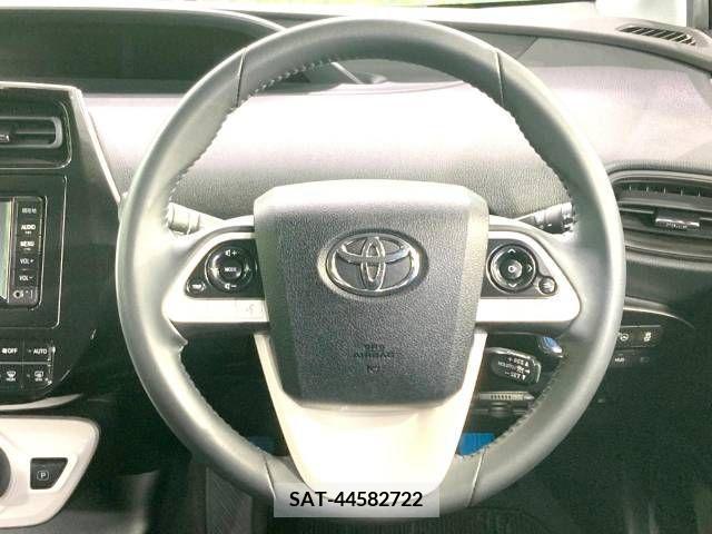 Toyota PRIUS 2017-02 234704-13