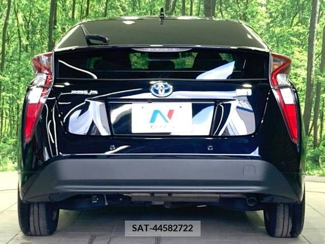 Toyota PRIUS 2017-02 234704-15