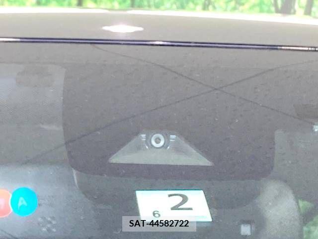 Toyota PRIUS 2017-02 234704-4