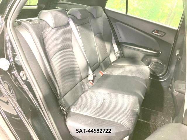 Toyota PRIUS 2017-02 234704-9