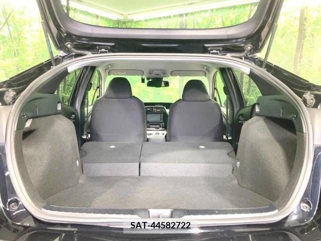 Toyota PRIUS 2017-02 234704-10