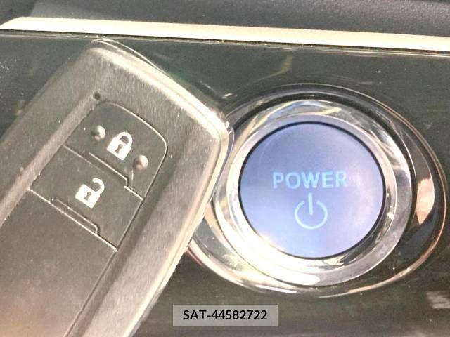 Toyota PRIUS 2017-02 234704-7