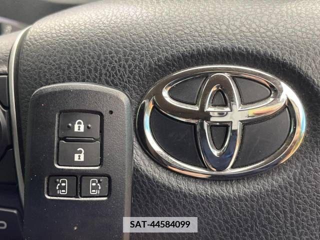 Toyota VOXY 2016-07 335661-5