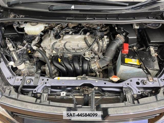 Toyota VOXY 2016-07 335661-19