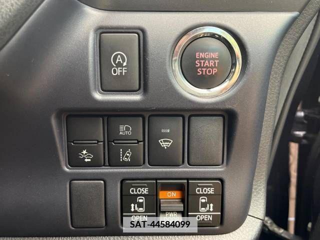 Toyota VOXY 2016-07 335661-2