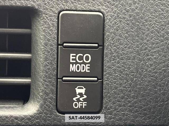 Toyota VOXY 2016-07 335661-7
